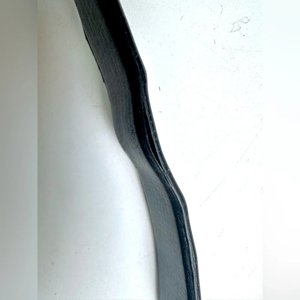 Gucci Black Leather Belt with Monochrome Hardware, damage